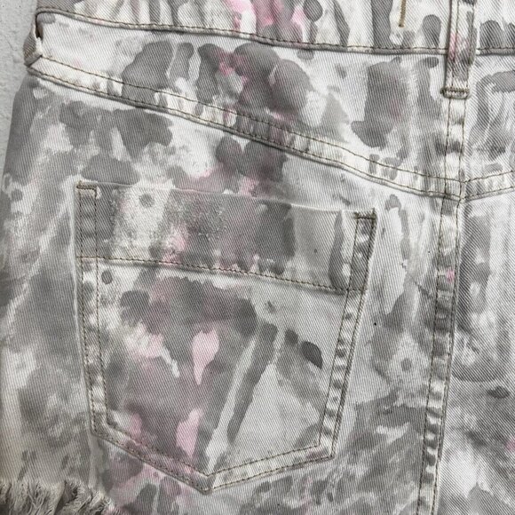 Free People White Denim Shorts Pink Grey Paint Splash Frayed High Waist Size 28 - Picture 6 of 8